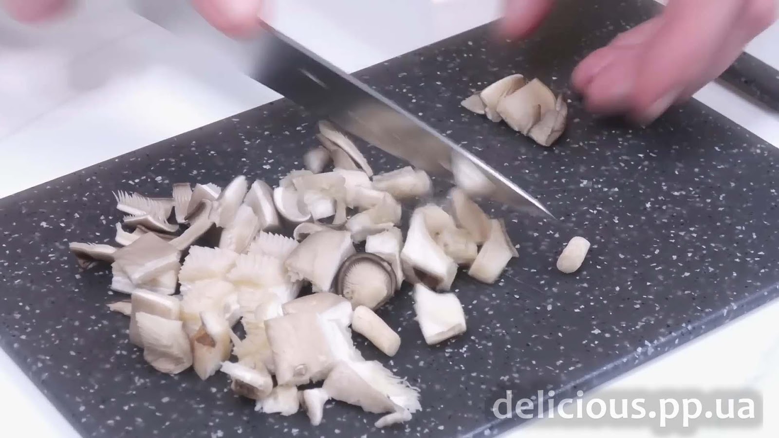 Фото приготовления рецепта: «Запеченная Картошка фаршированная грибами» - шаг №2