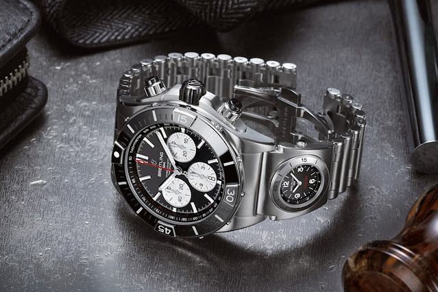 Introducción de Breitling Super Chronomat 44 mm réplica de reloj con módulo UTC