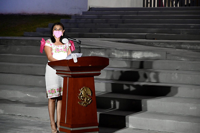 Edificio del Poder Legislativo se ilumina de rosa