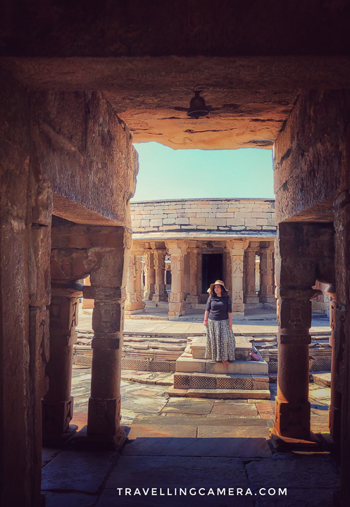 The Chausath Yogini Temple at Mitaoli is built on top of a rocky hill. There is ample parking space very close to the temple and also a clean washroom at the entrance. One needs to climb about a 100 steps to reach it, and from down below, the climb seems quite difficult. However, once we reached the top I realized that it was easier than it looked.