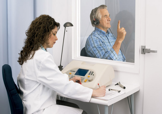 AUDIOMETRIA TONAL E VOCAL, IMPEDANCIOMETRIA E EMISSÕES OTOACÚSTICAS