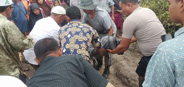 Mengejutkan Warga, Penemuan Mayat di Tepin Kuyun Kecamatan Seunuddon Aceh Utara