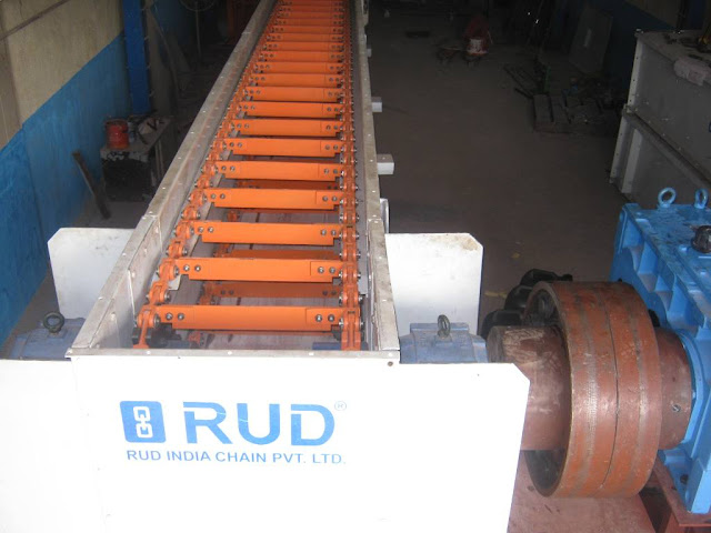 Drag chain conveyor