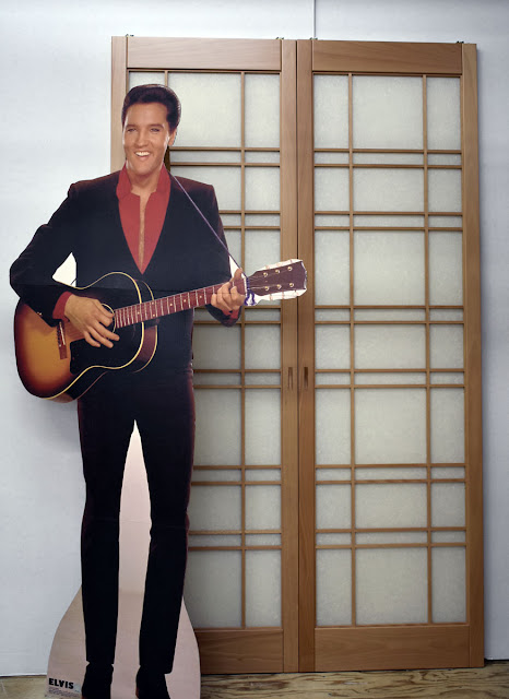 Elvis with shoji screens