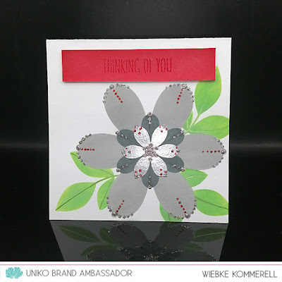 KomMa-designed_K1-1565_LayeredThoughtfulFlowers#1