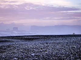 Moment światła - niesamowita Reynisfjara, Islandia