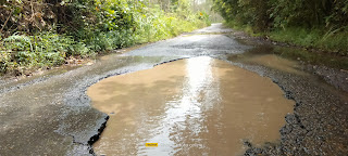 Warga Keluhkan Jalan Rusak Desa Karang Agung Menuju Desa Air Itam Kecamatan Abab Berlobang Di Genangi Air