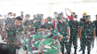 Jenderal TNI Dudung Abdurachman Pastikan TNI-AD Bantu Korban Gempa Pasaman