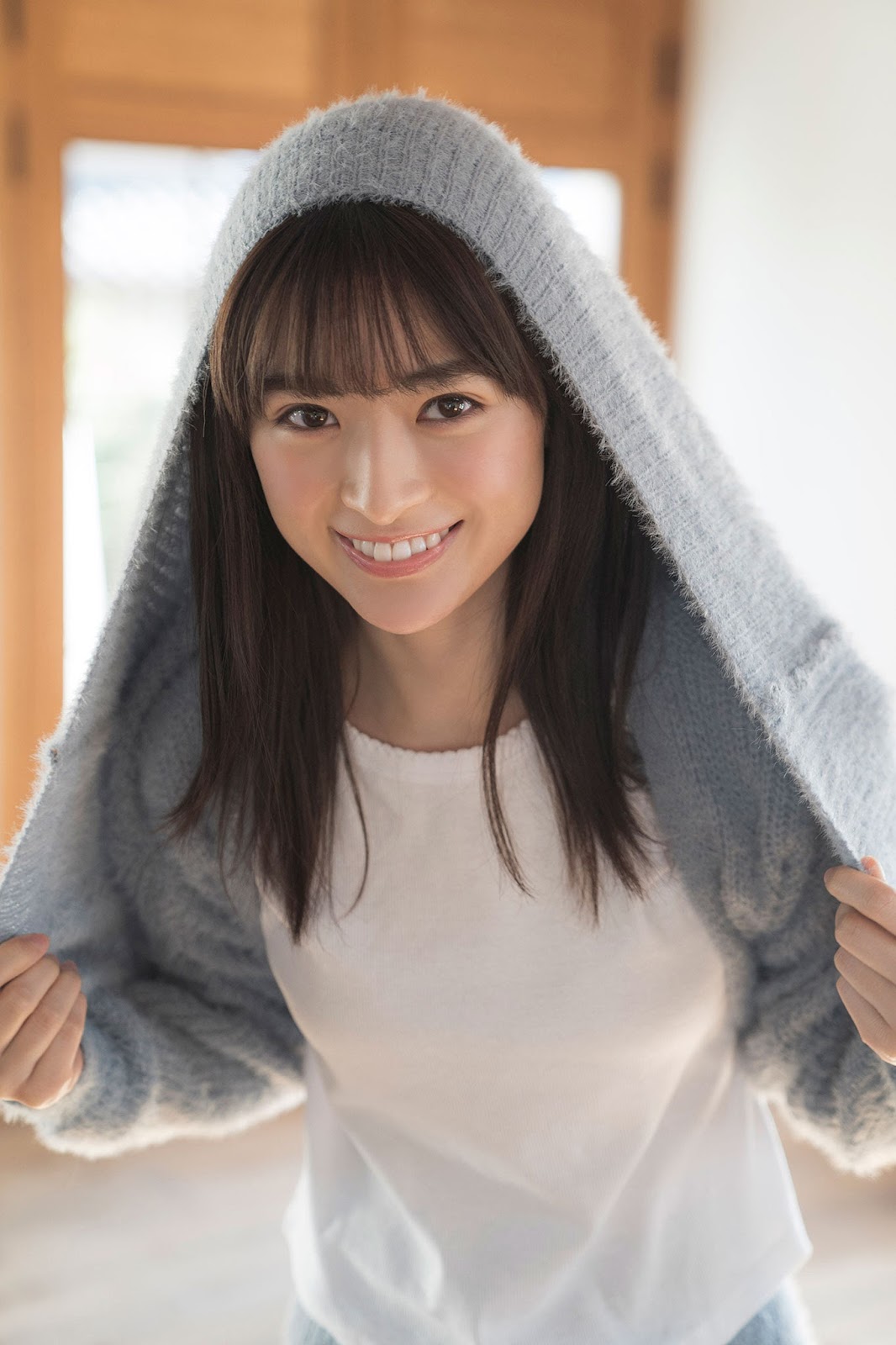 Mio Yūki 優希美青, ヤンマガWeb グラから見るか？ エモから見るか？