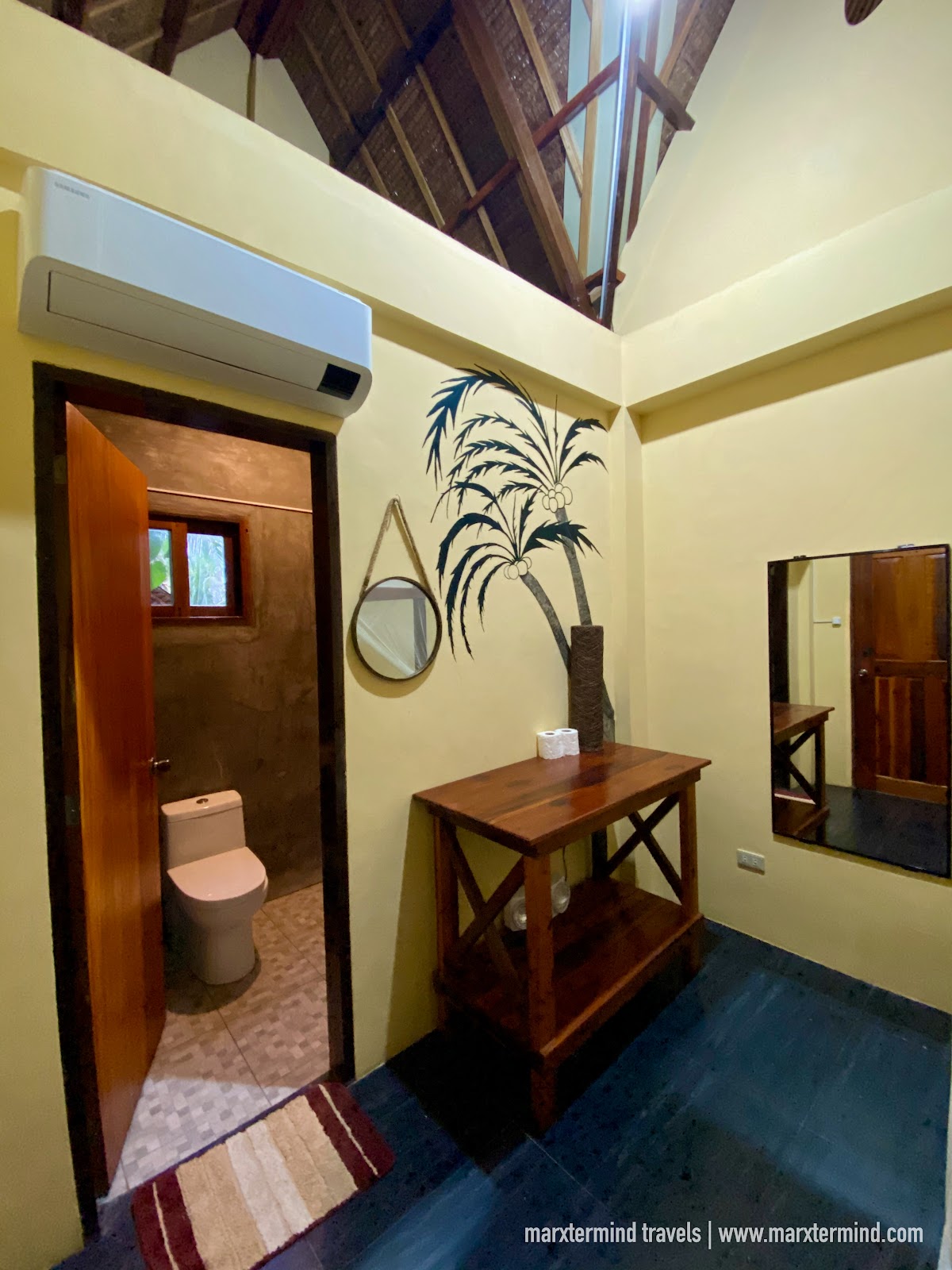 Private Bathroom Deluxe Room Ilakai Hostel