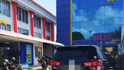 Oknum Karyawati Bank Mandiri Lumajang Selingkuh Digerebek Suaminya Bersama Warga