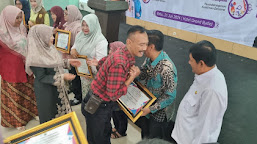 Pemda Kabupaten Cianjur Berikan Sertifikat Penghargaan Kepada Daden Supriatman 