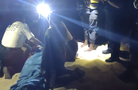 Rescatan a un hombre que se ahogaba en Playa del Delfines de Cancún