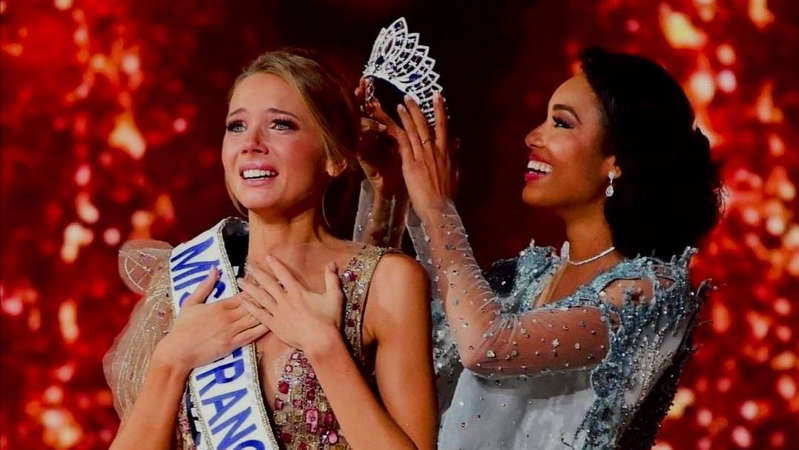 Concurso Miss França é processado por escolher candidatas por critério de beleza