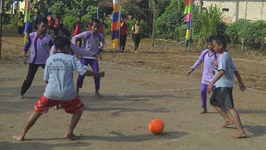 Potret kegiatan anak desa sedang mengikuti lomba futsal