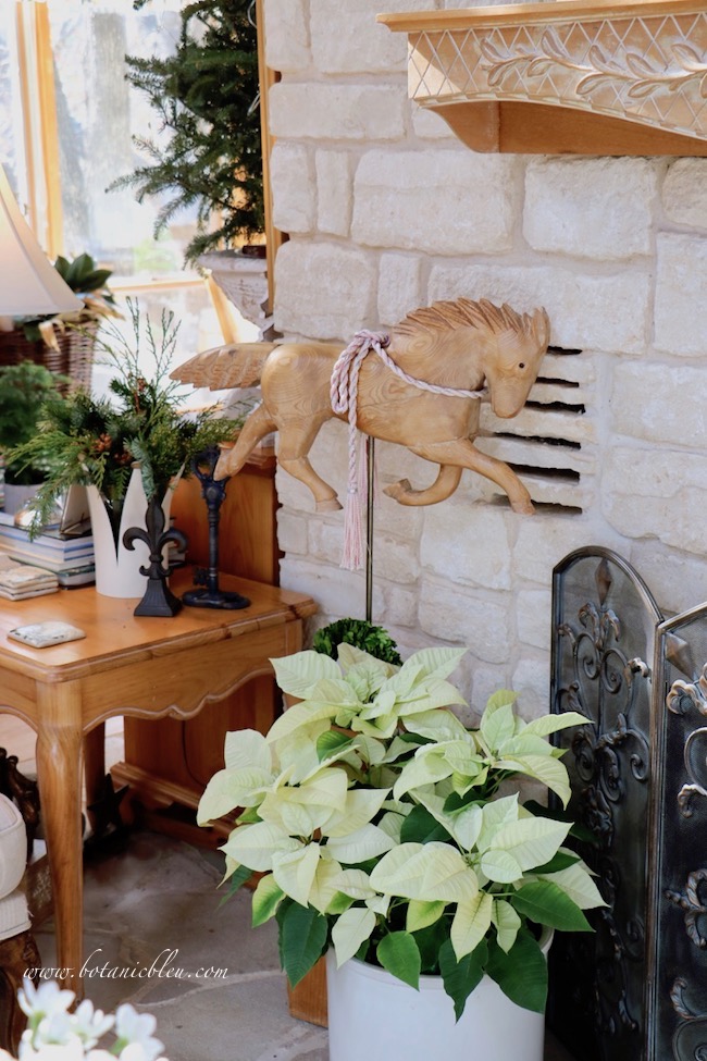 Natural decor equals understated French Country Christmas style