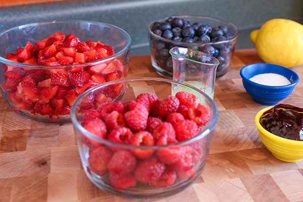 summer berry salad ingredients