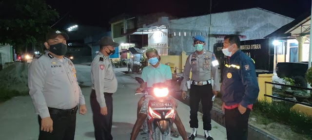 POLSEK MEDANG DERAS LAKSANAKAN OPERASI YUSTISI PADA MALAM HARI, GUNA MENCEGAH PENYEBARAN COVID-19 DAN MENJAGA SITUASI KAMTIBMAS