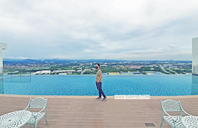 Penang Food Lifestyle Blogger Blog Influencer KOL Sky Residence Prai Review Infinity Pool