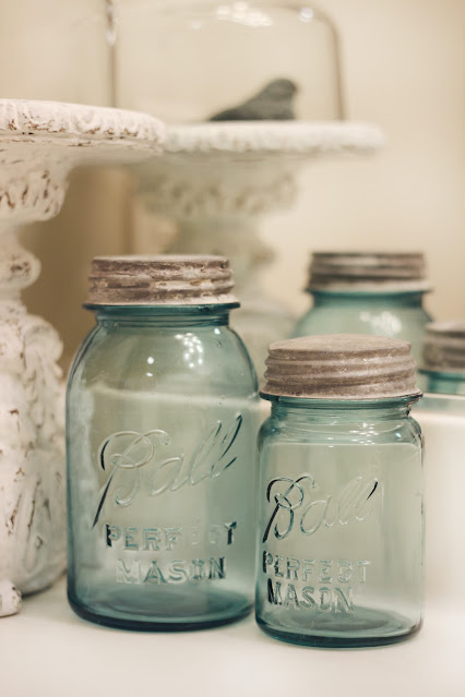 vintage decor:Photo by Jen Theodore on Unsplash