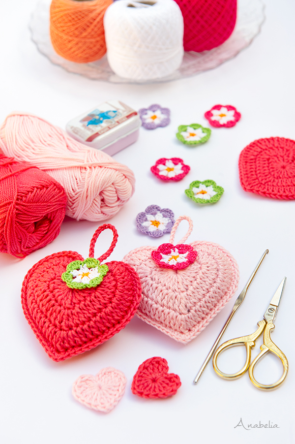 Valentine's crochet heart, free pattern by Anabelia Craft Design