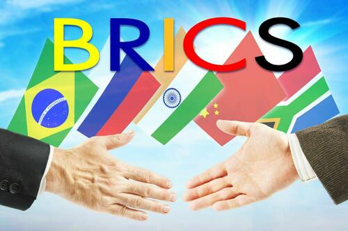 Rusia insta a las naciones BRICS a crear su propio sistema 'SWIFT' y advierte que 'las sanciones están destruyendo el orden internacional'