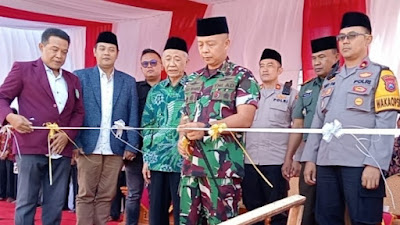 Peletakan Batu Pertama di Universitas Yudharta Purwosari: Dandim 0819/Pasuruan Penghormatan Potong Pita