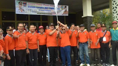 HUT ke-62 PWRI, Pj Wako Padang Ikuti Jalan Santai Bersama