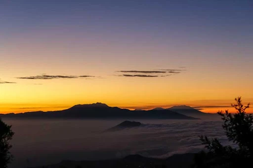 Mendaki Puncak B29 di Kawasan Bromo