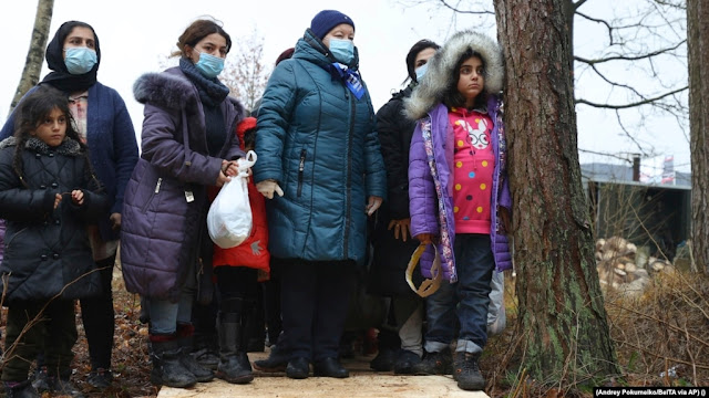 Winter Misery for Migrants Trapped on Poland-Belarus Border .lelemuku.com.jpg