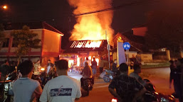 Diduga Akibat Selang Kompor Gas Bocor, Ruko Salon dan Warung di Kabupaten Semarang Ludes Terbakar