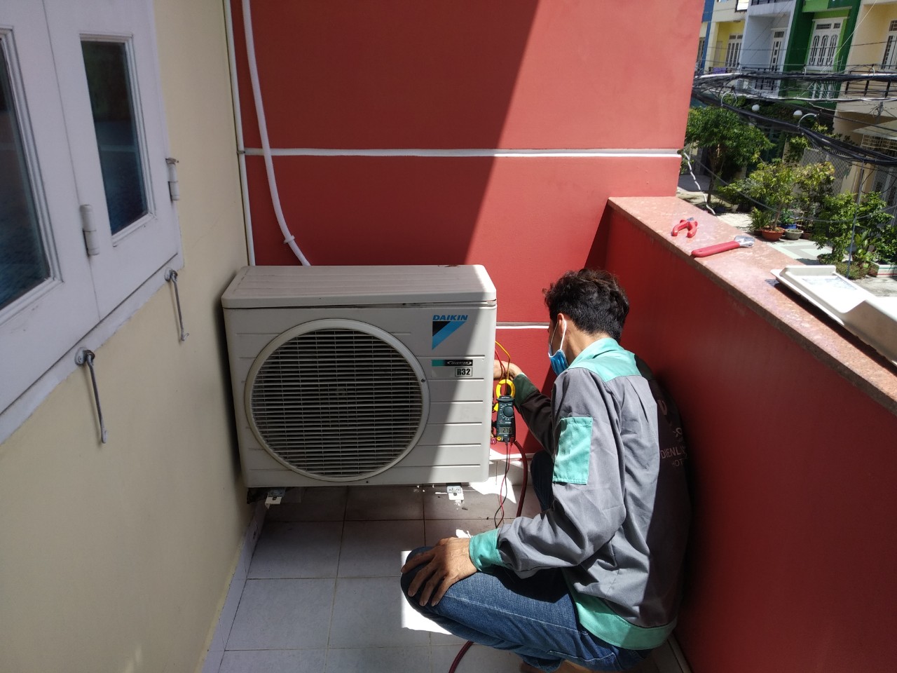 Địa chỉ thay board mạch máy lạnh giá rẻ bảo hành đến 12 tháng