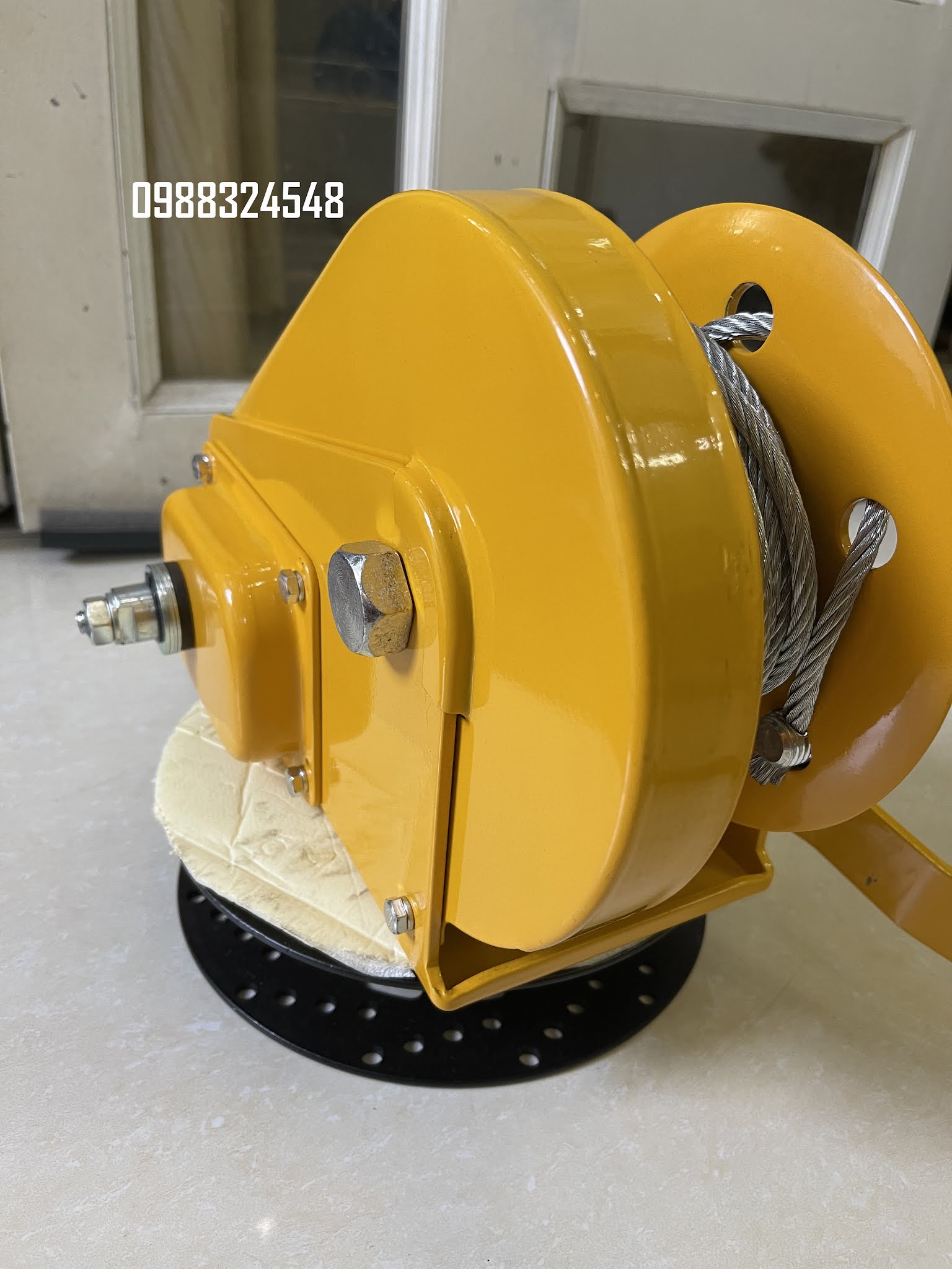 Tời quay tay Riken 2600lbs HM-2600W