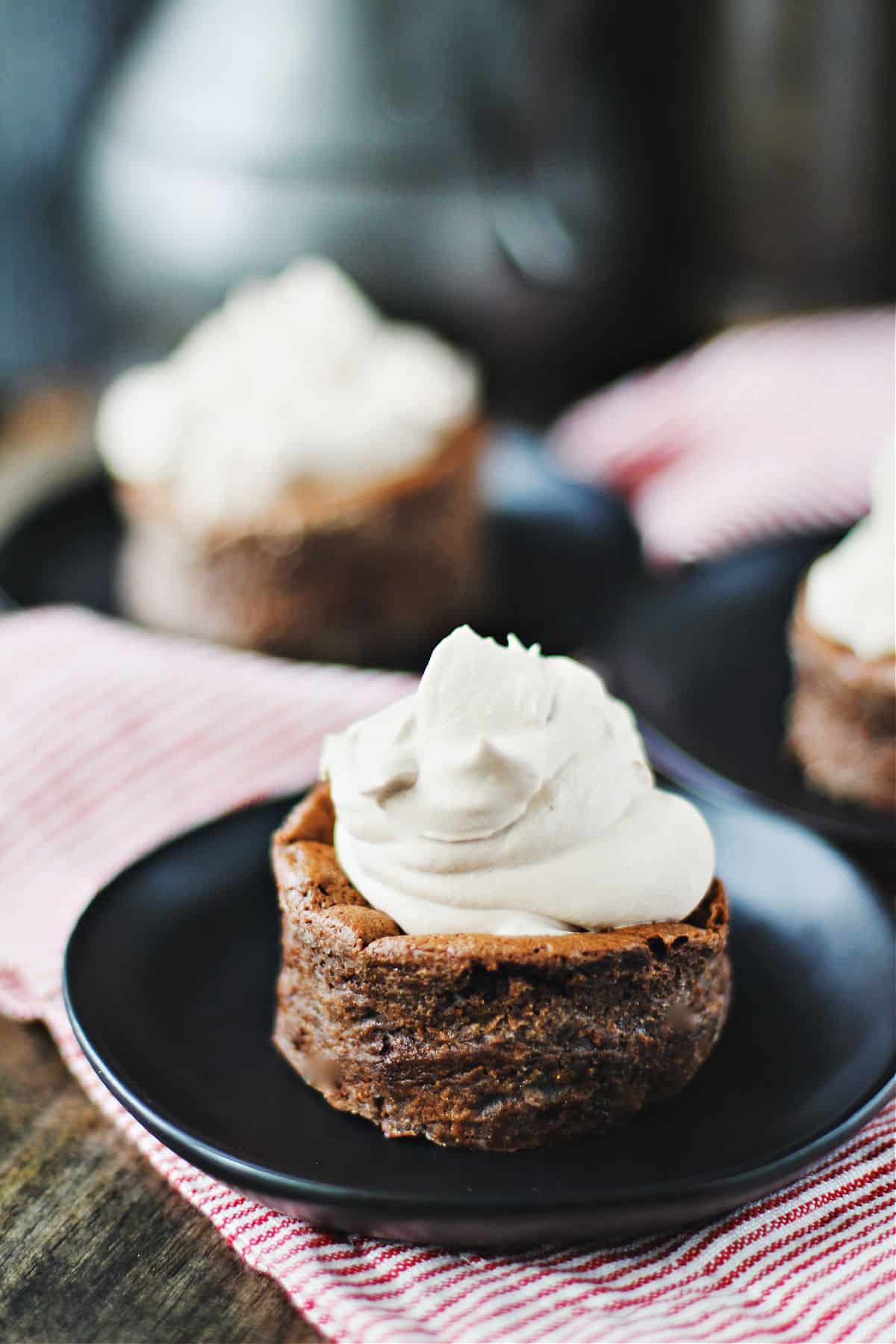 Souffle cakes on plates