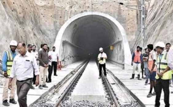 रेल यात्रियों के लिए खुशखबरी : जमालपुर में निर्माणाधीन रेल सुरंग का कार्य अंतिम चरण में, तेजस का परिचलन बहुत जल्द