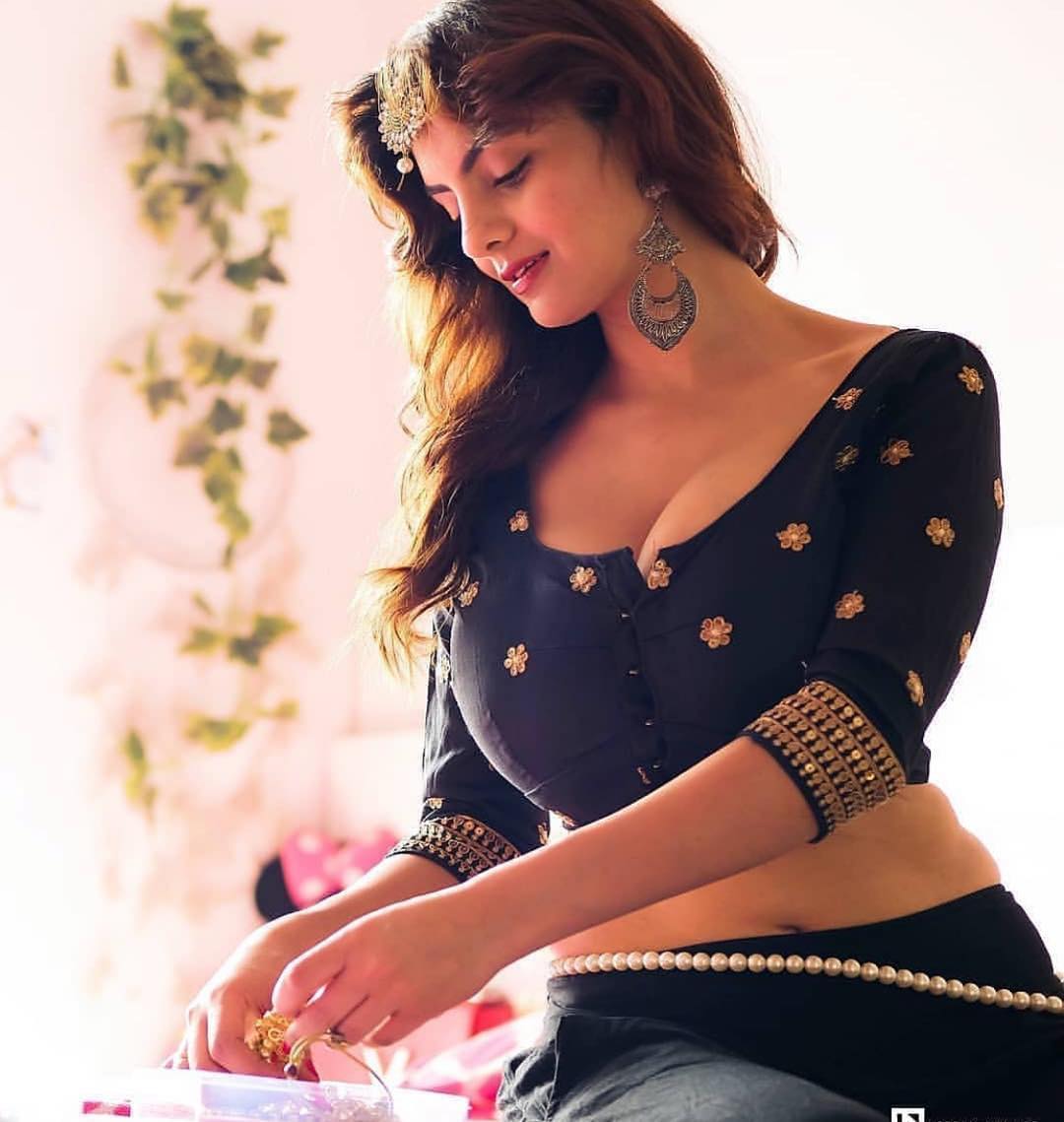 Indian Hottest Actress Anveshi Jain