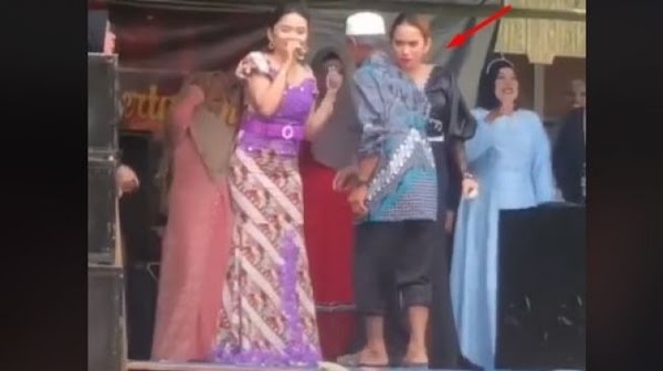 Kocak! Asik Berjoget Bareng Biduan, Kakek Ini Kena Amuk Sang Istri