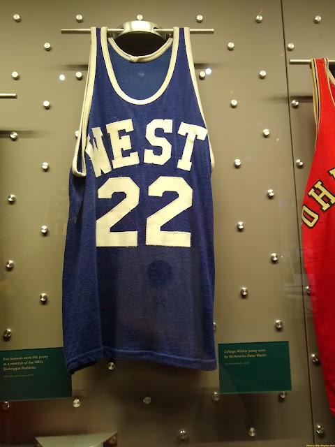Cardboard History : Basketball Hall of Fame Part 3
