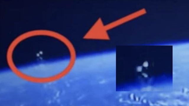 The triple UFO sighting happened while over Australia.