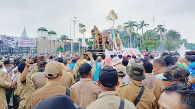 Ratusan Ribu Kepala Desa Menagih Janji Ketua DPR RI Untuk Segera Mengesahkan Revisi Desa No.6 Tahun 2014