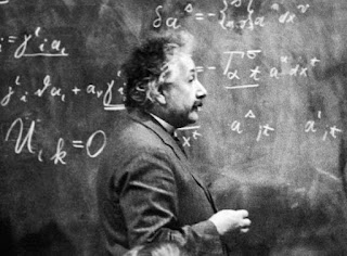 Kumpulan Kata - Kata Bijak Einstein Sebagai Motivasi