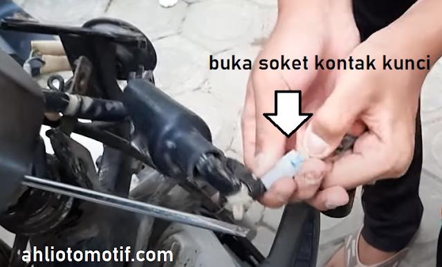 Cara mengganti rumah kunci kontak beserta pengamanya honda beat dengan benar