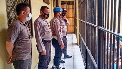 Kasat Tahti Polres Cilegon Cek Ruang Tahanan