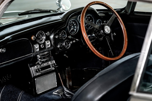 1963 - 1966 Aston Martin DB5 - Instrument Cluster