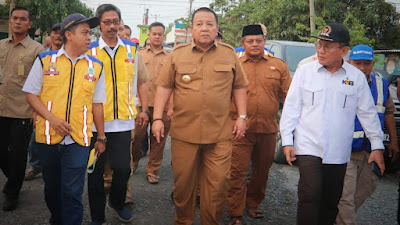 Gubernur Arinal Djunaidi Tinjau Perbaikan Sejumlah Ruas Jalan di Kabupaten Tulang Bawang