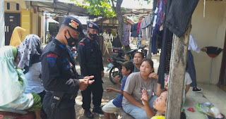 *Patroli Ke Perkampungan, Sat  Brimob Polda  Jabar Berikan Pengertian Kepada Warga Masyarakat Tentang Protokol Kesehatan Dimasa PPKM*