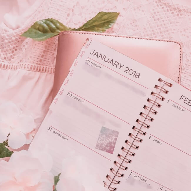 How to Effortlessly Start Journaling Daily (Create the Habit Now)