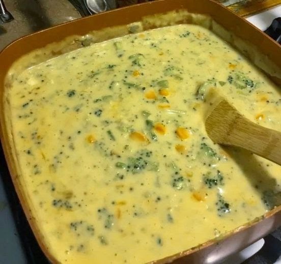 Slow Cooker Broccoli Cheese Soup