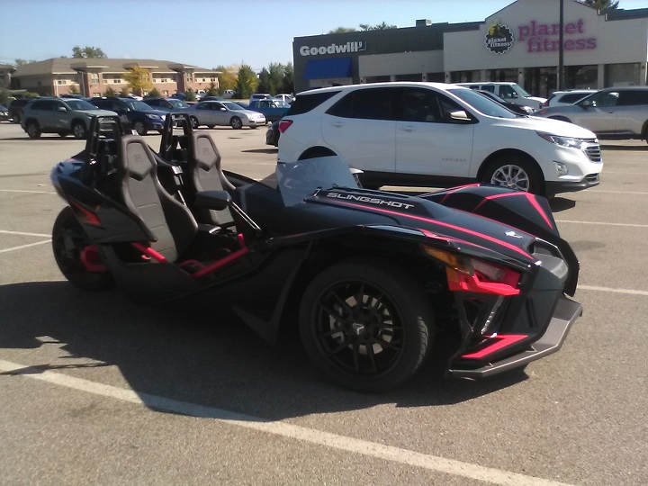 Polaris Slingshot 3-Wheeled Trike Car ~