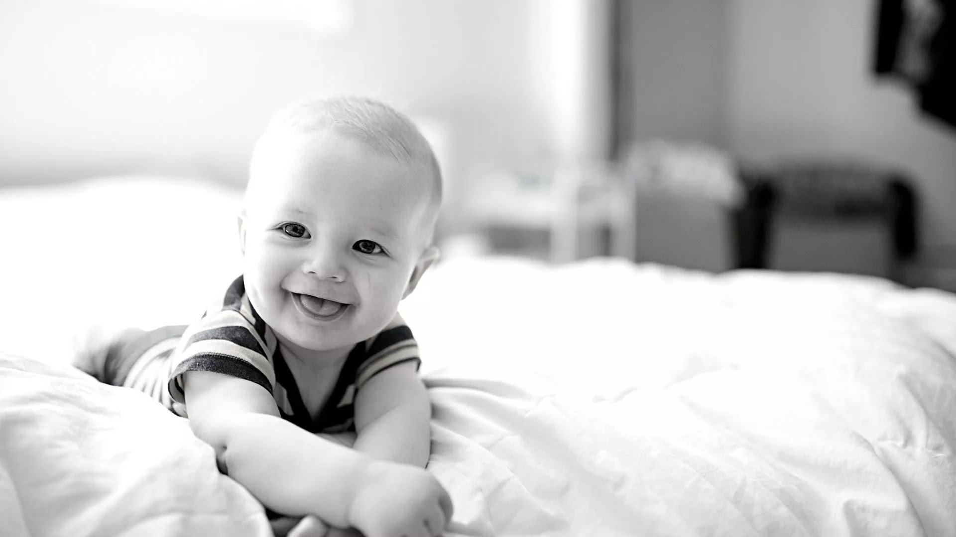 Newborn baby black and white pictures